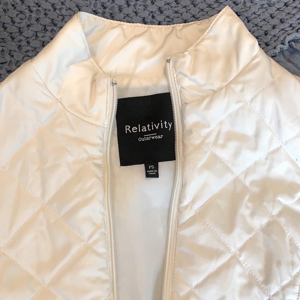 Relativity Vest - Picture 3 of 5